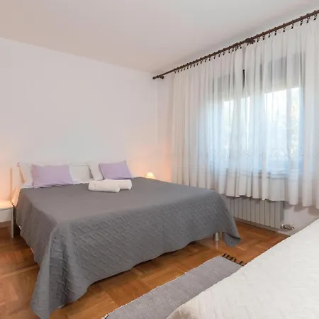 Lovely In With Wifi Apartment Pula