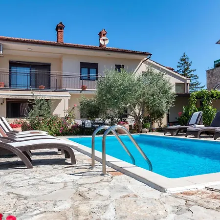 Lovely In With Wifi Apartment Pula