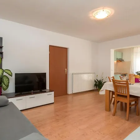 Lovely In With Wifi Apartment