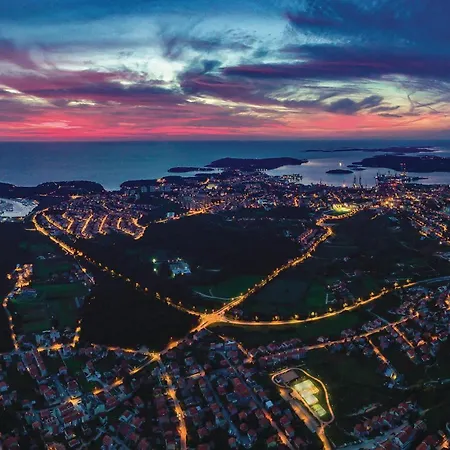 Apartment Lovely In With Wifi Pula